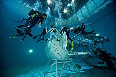 《奥拓星球：强敌》正式发售，快来守卫你的星球吧！